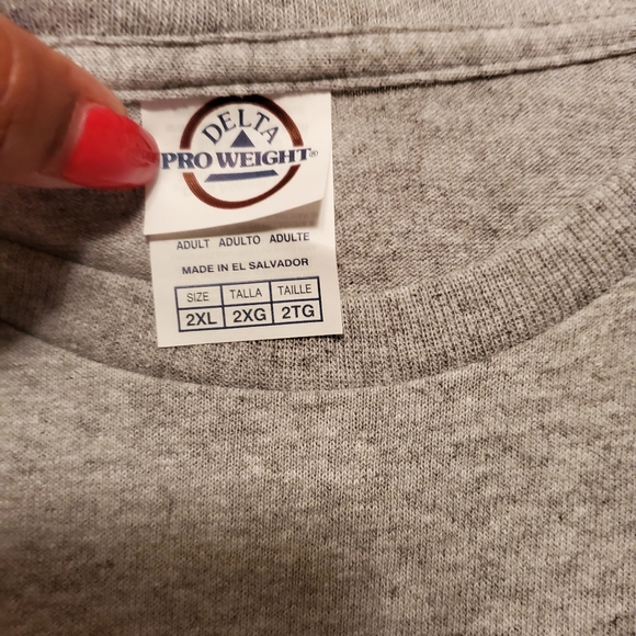 NWOT Delta Unisex Graphic Tee - Picture 3 of 3